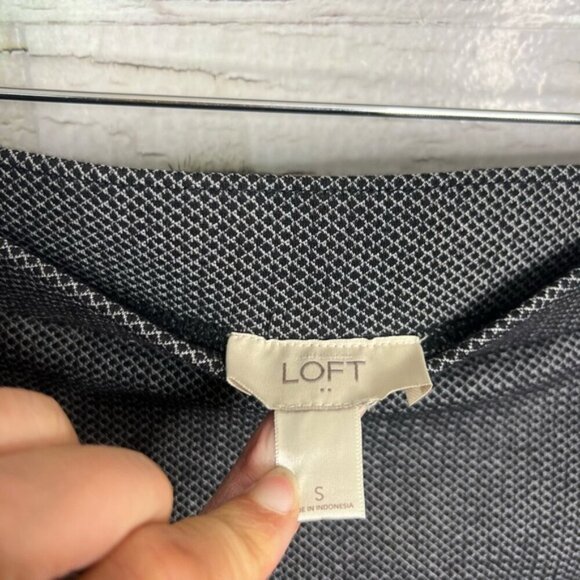 LOFT Gray Mini Pencil Skirt for Work size small - Picture 4 of 7